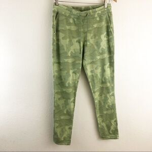 Better Rich Green camouflaged Joggers size S.